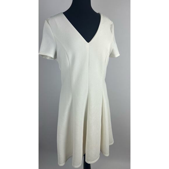 Hutch Size XL Vicki White Ribbed Fit and Flare Textured V-Neck Anthropologie - Picture 1 of 9